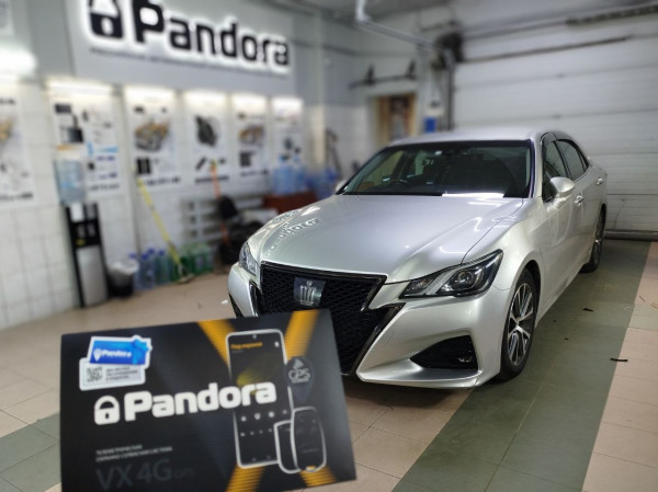 Toyota Crown 2018 установка Pandora VX 4G GPS v3